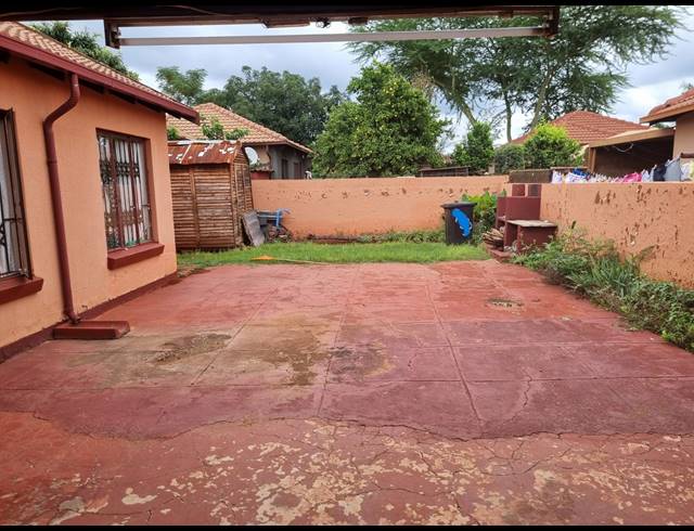 3 BEDROOM HOUSE FOR SALE IN THE ORCHARDS